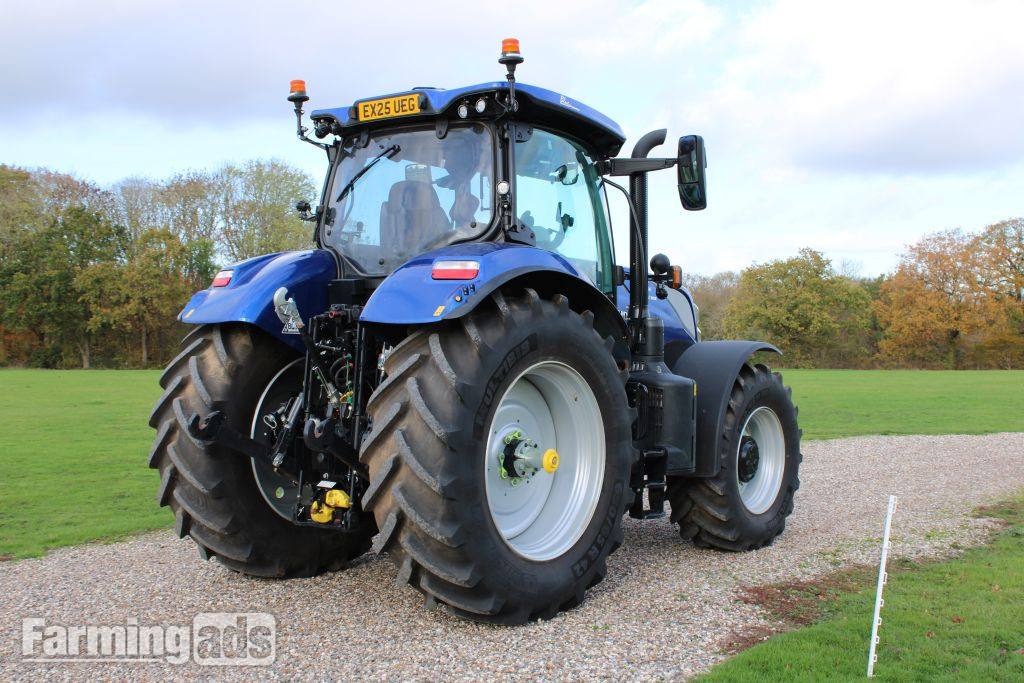 New Holland T7.225 () Tractor 