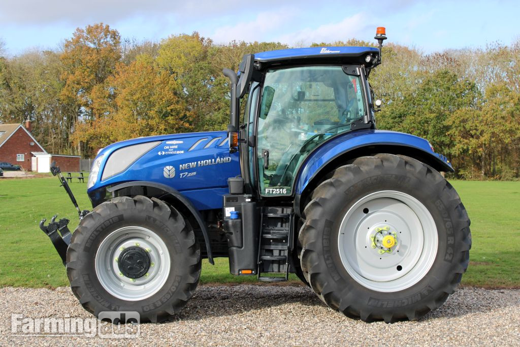  New Holland T7.225 () Tractor
