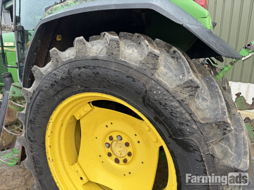 {CATEGORY} - John Deere  (1995) Tractor