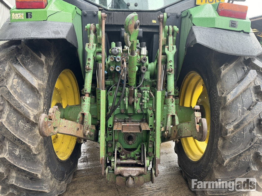 John Deere  (1995) Tractor - {CATEGORY}
