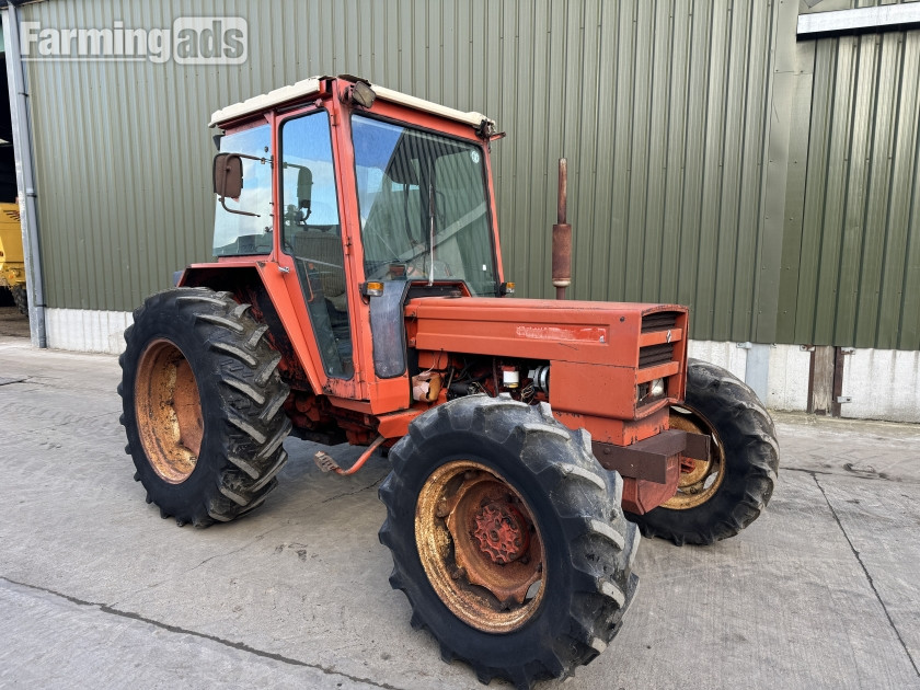  Renault  (1979) Tractor
