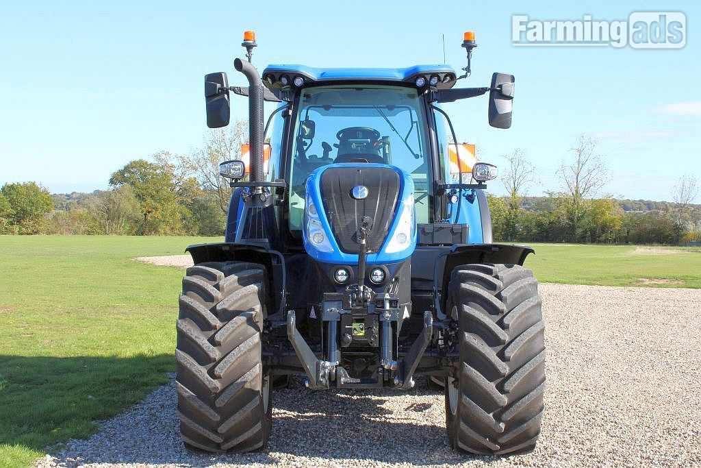 New Holland T7.270 () Tractor - {CATEGORY}
