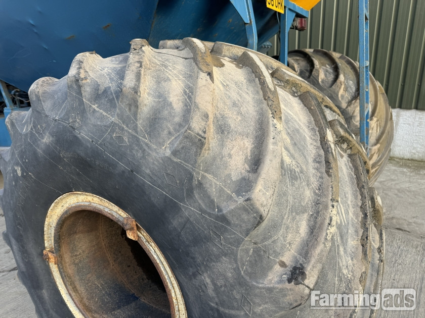 {CATEGORY} - Ford  () Tractor