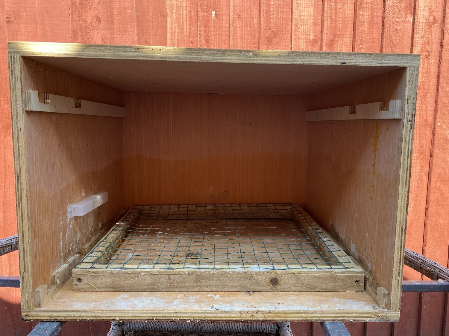  Pigeon nest boxes