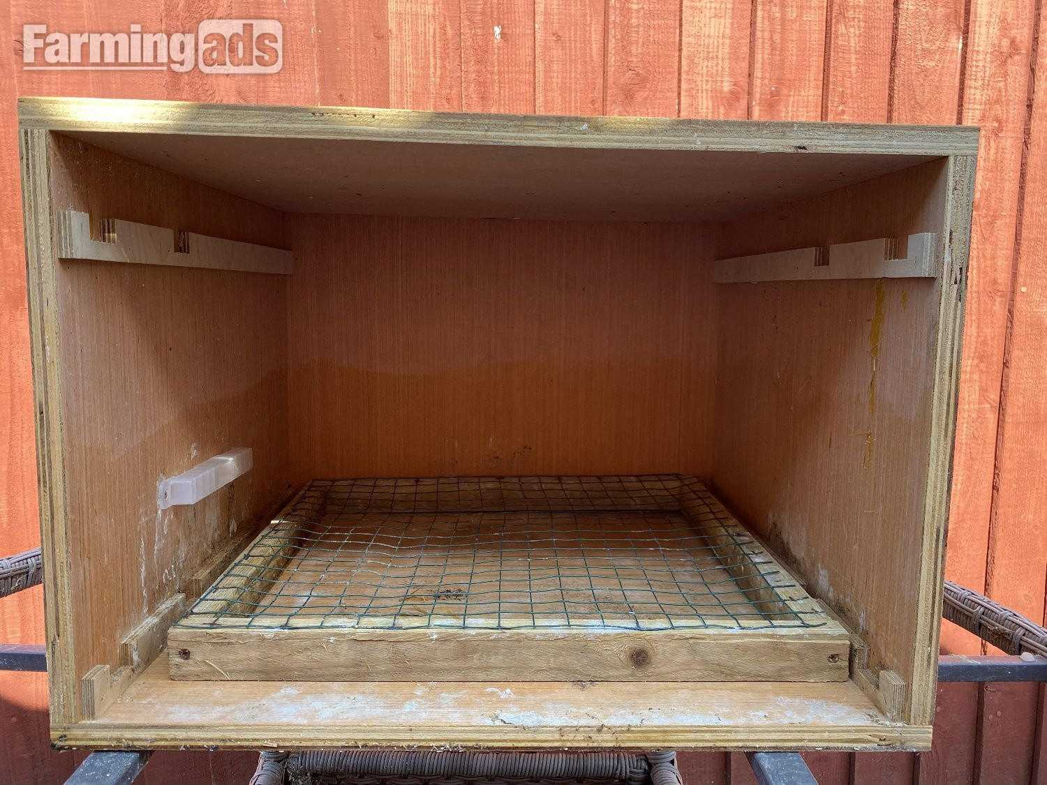  Pigeon nest boxes