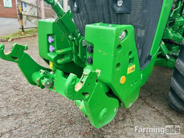 John Deere 8R 370 (2023) Tractor - {CATEGORY}