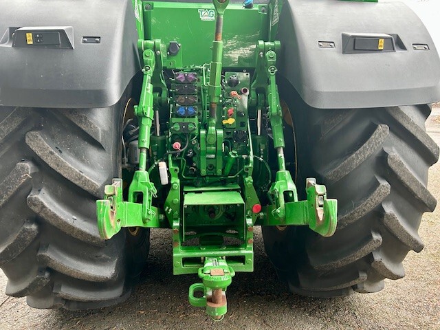 John Deere 8R 370 (2023) Tractor - {CATEGORY}