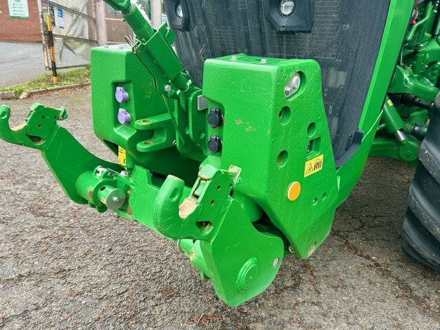 John Deere 8R 370 (2023) Tractor - {CATEGORY}