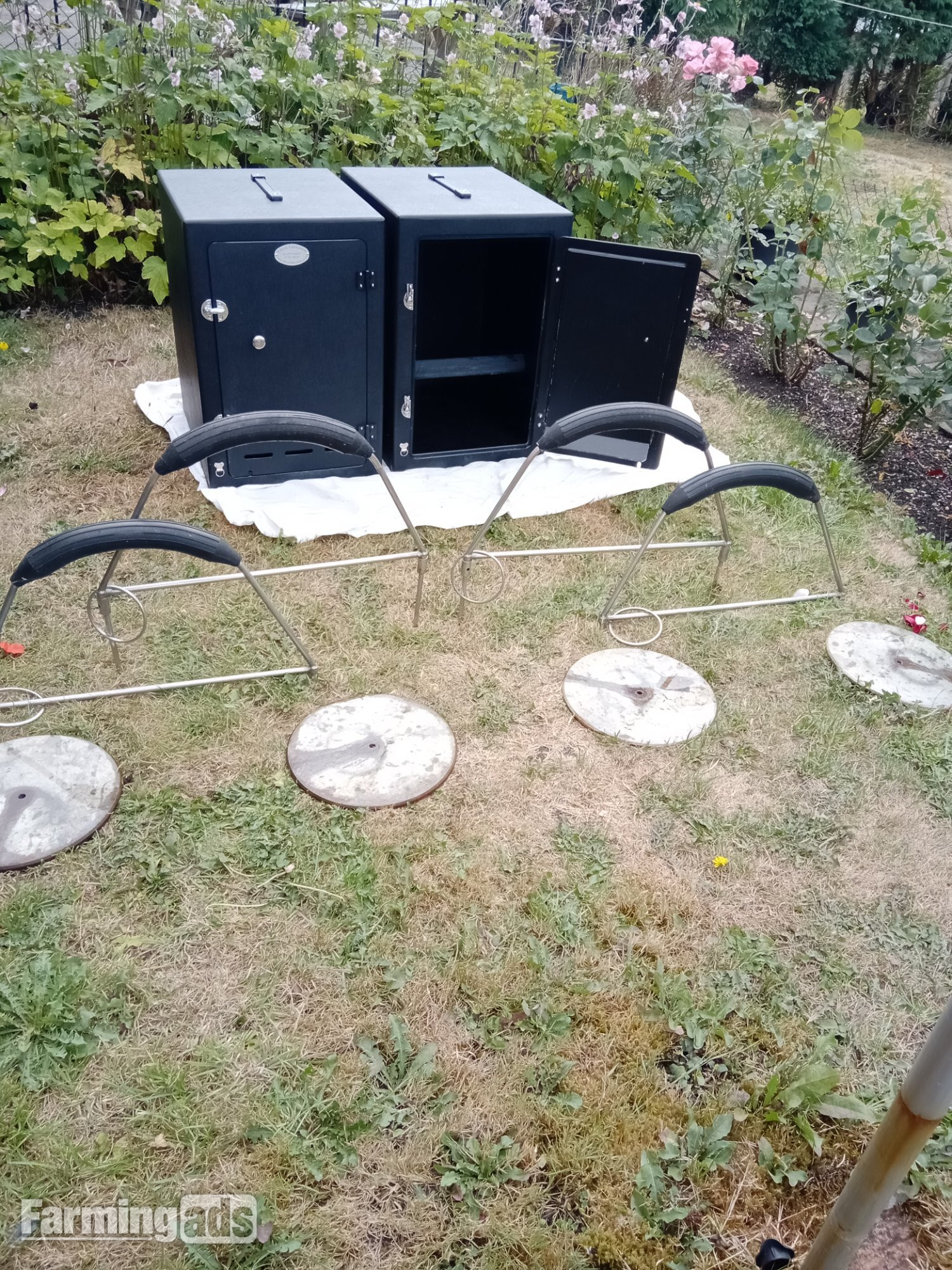 Transportation boxes &amp; perches