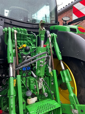 John Deere 6R 215 (2023) Tractor