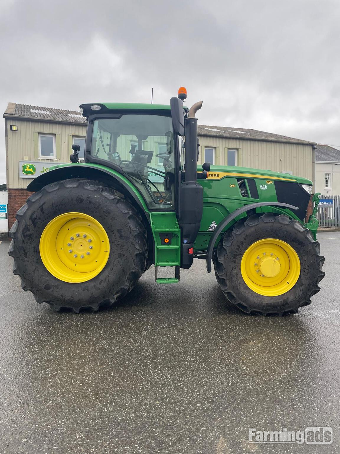 John Deere 6R 215 (2024) Tractor