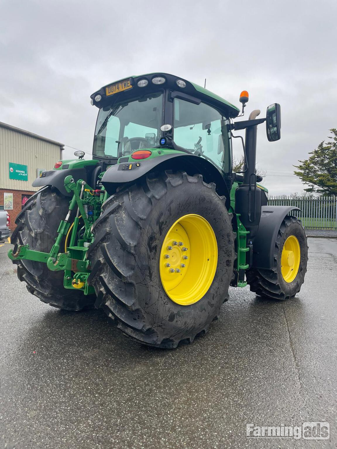 John Deere 6R 215 (2024) Tractor 