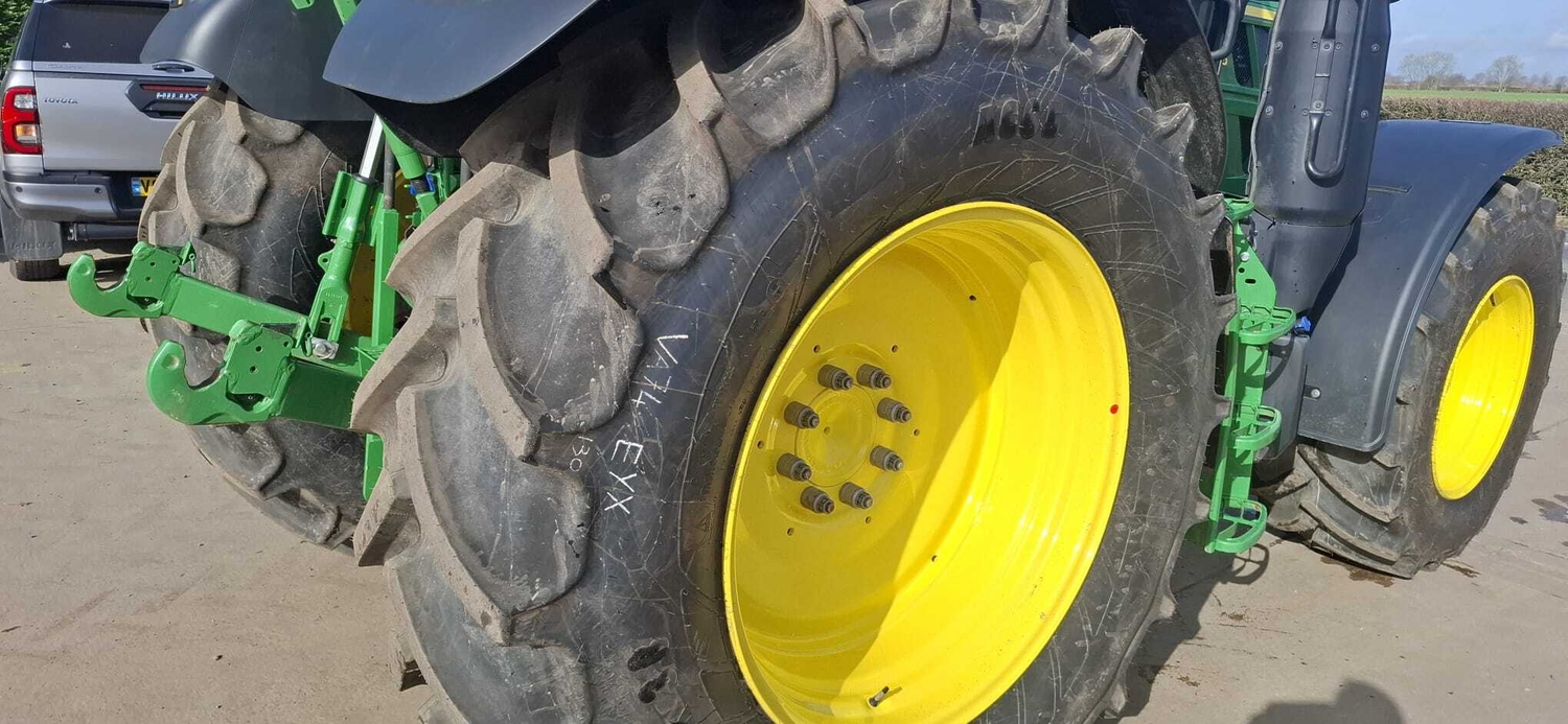 John Deere 6R 130 (2025) Tractor 