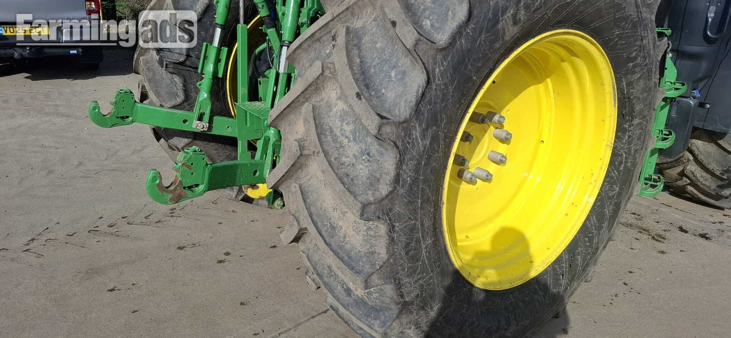 John Deere 6R 185 (2025) Tractor - {CATEGORY}