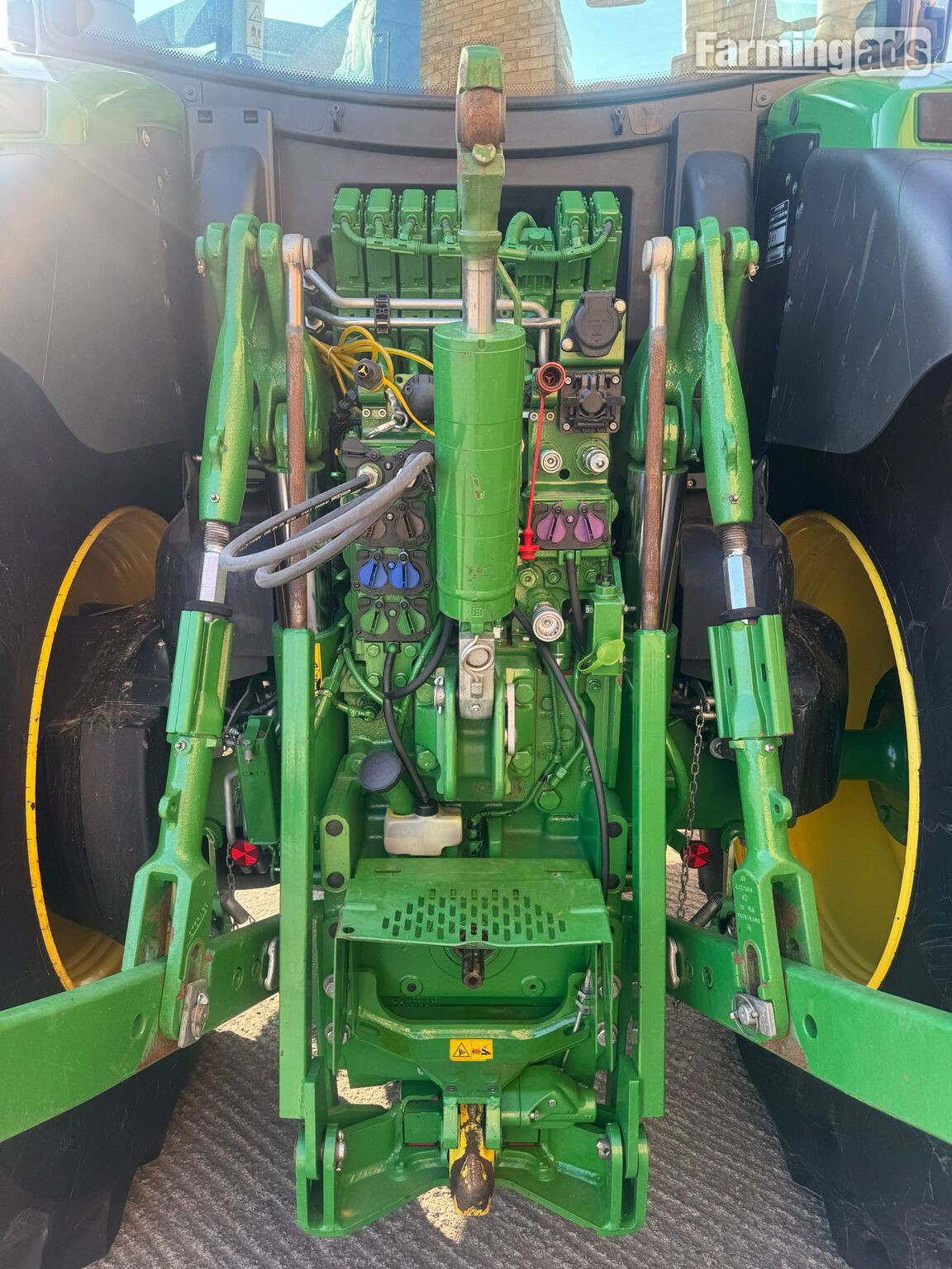 {CATEGORY} - John Deere 6R 215 (2024) Tractor
