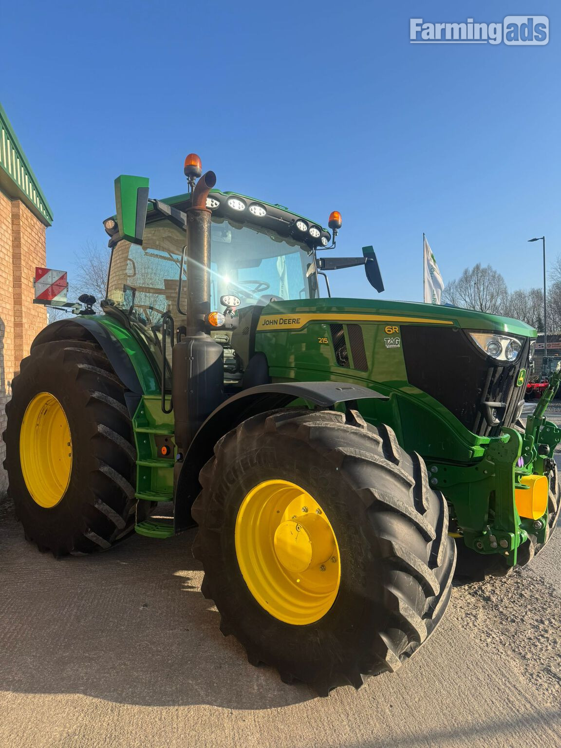 John Deere 6R 215 (2024) Tractor - {CATEGORY}