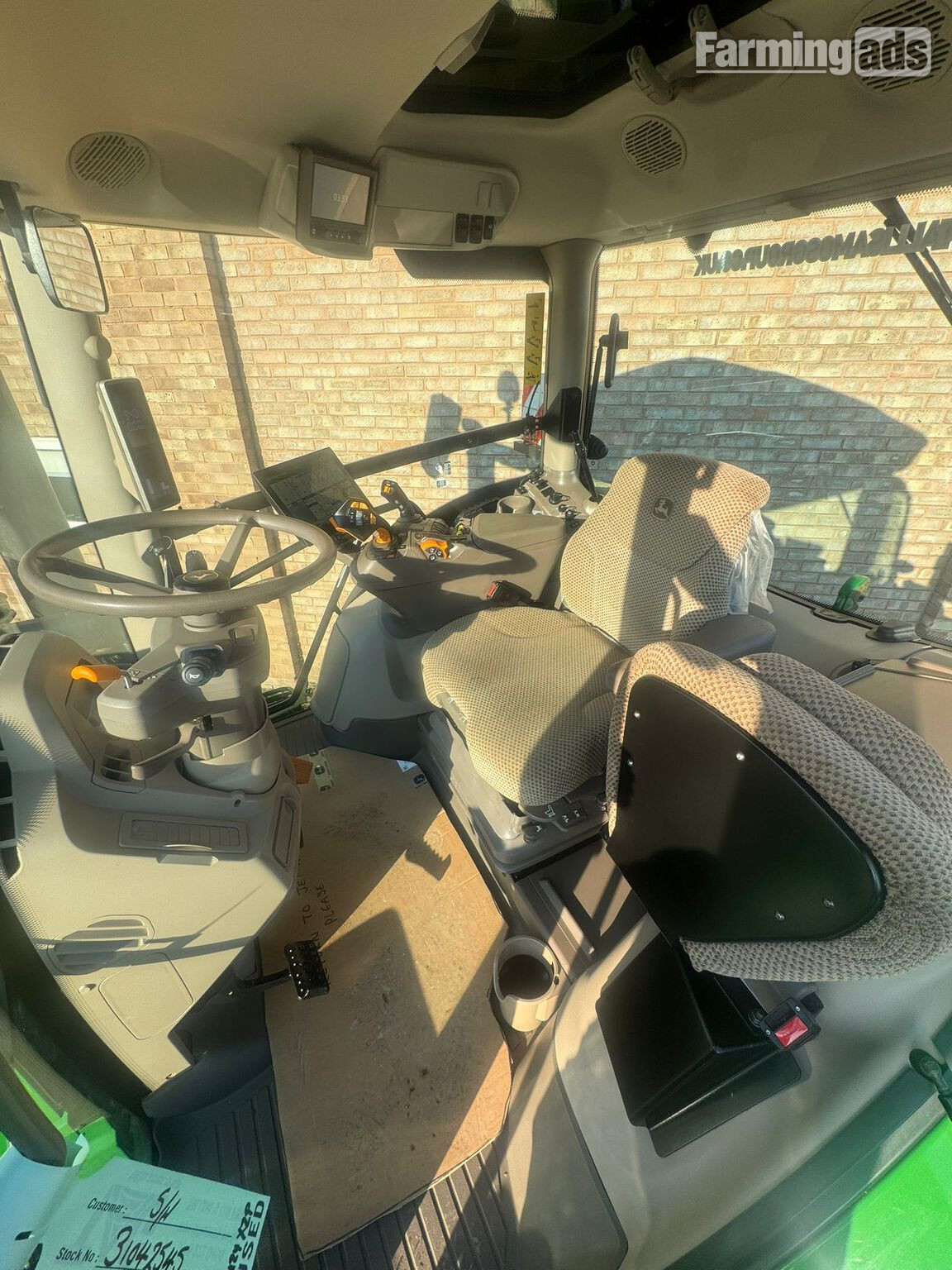 {CATEGORY} - John Deere 6R 215 (2024) Tractor