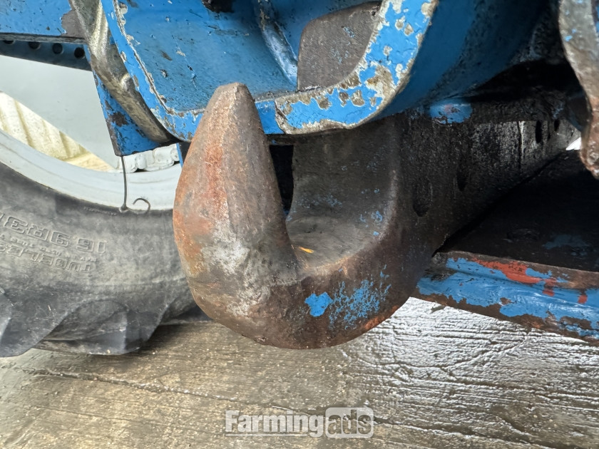 {CATEGORY} - Ford  (1987) Tractor