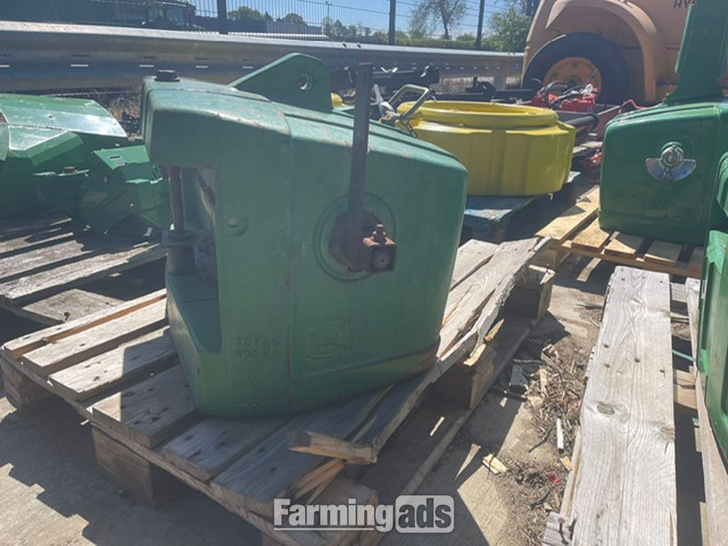  John Deere 900kg