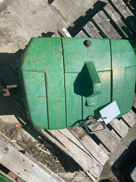 John Deere 900kg - {CATEGORY}