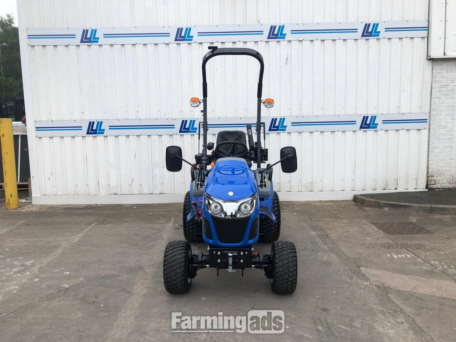  New Holland Boomer 25 () Tractor
