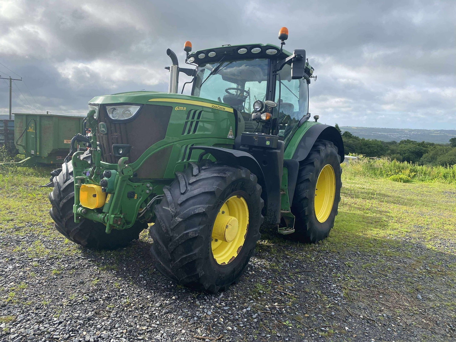 John Deere 6215R (2020) Tractor - {CATEGORY}