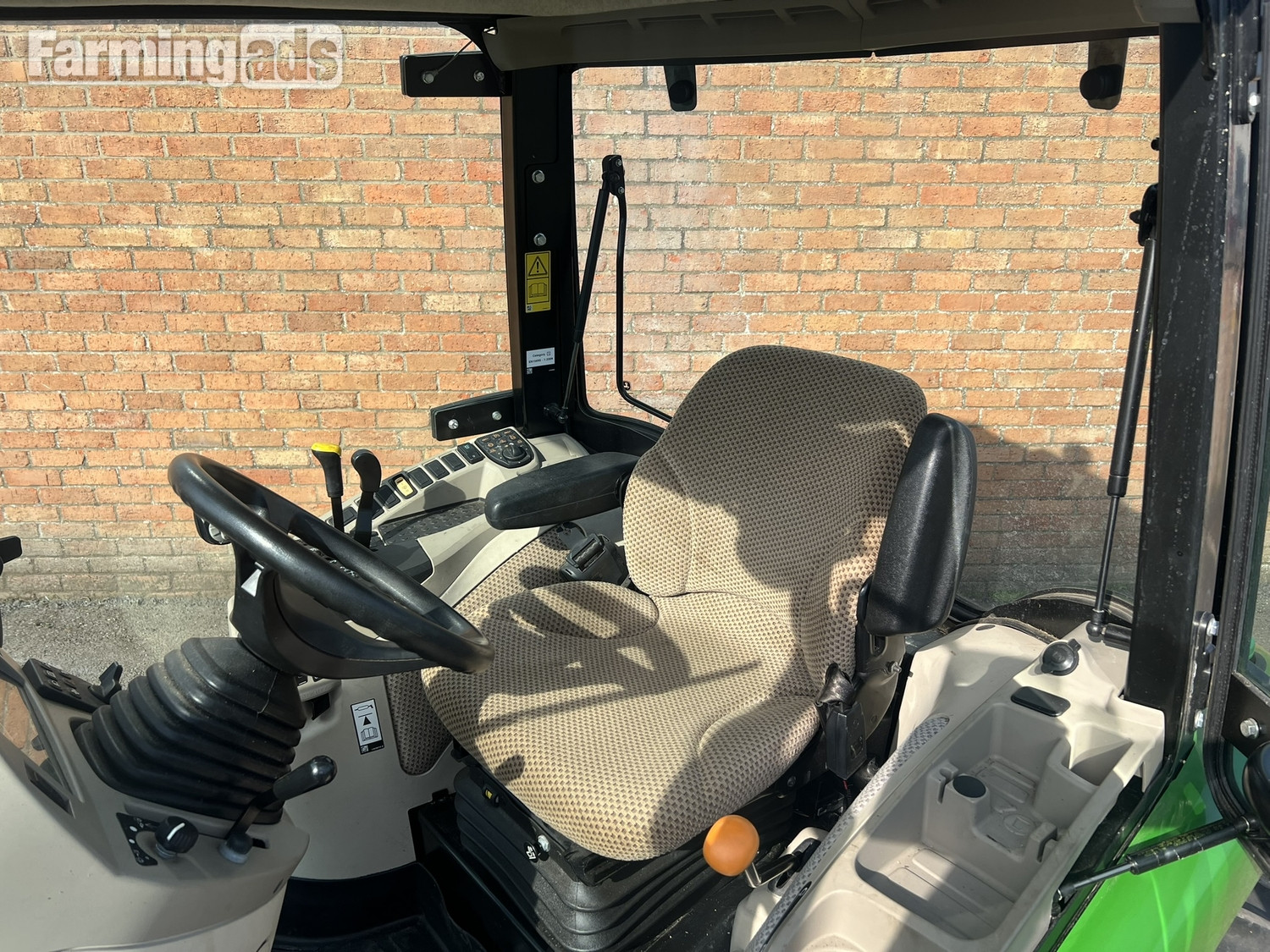 John Deere 3046R (2023) Tractor - {CATEGORY}