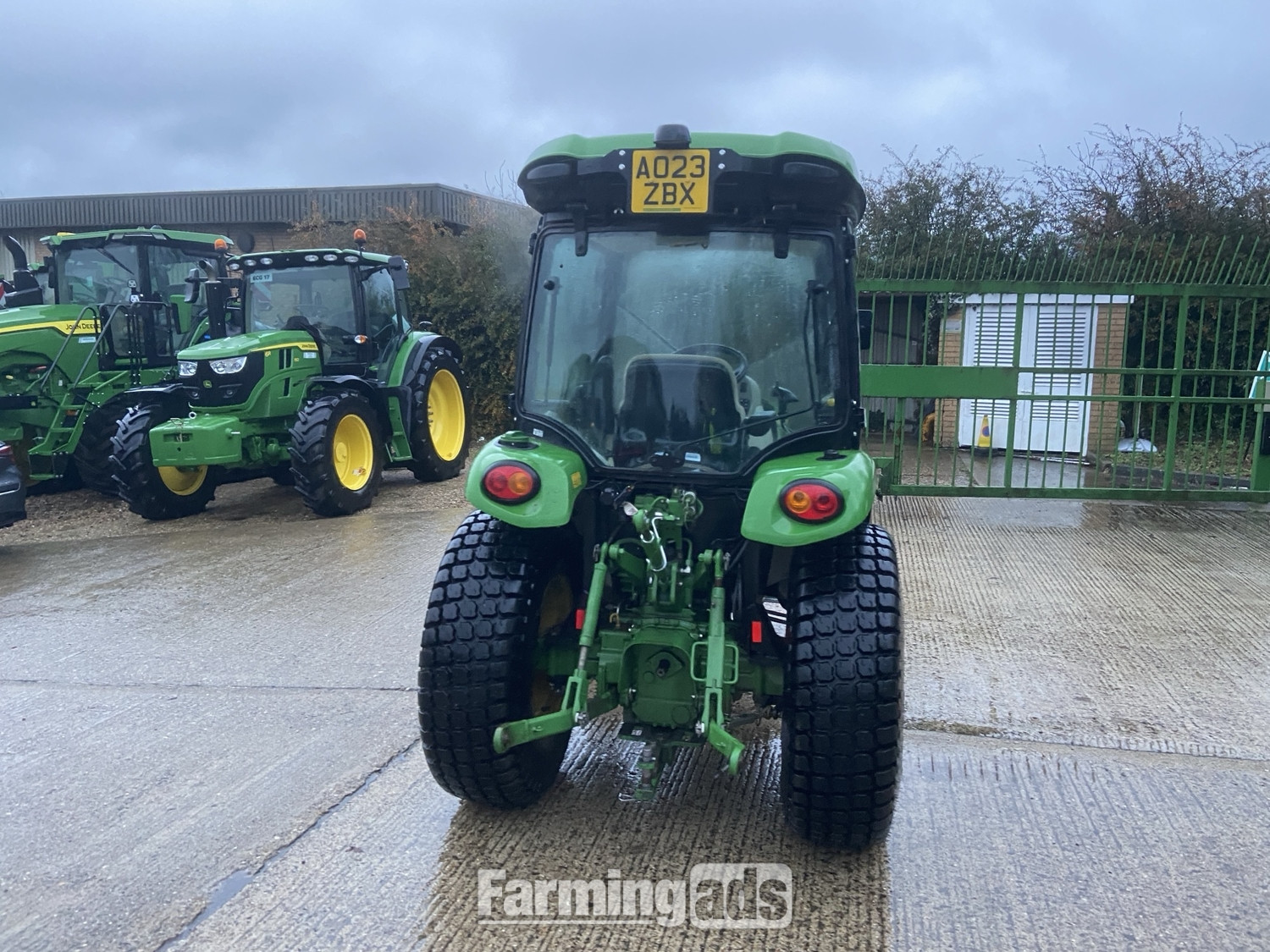 John Deere 3046R () Tractor 
