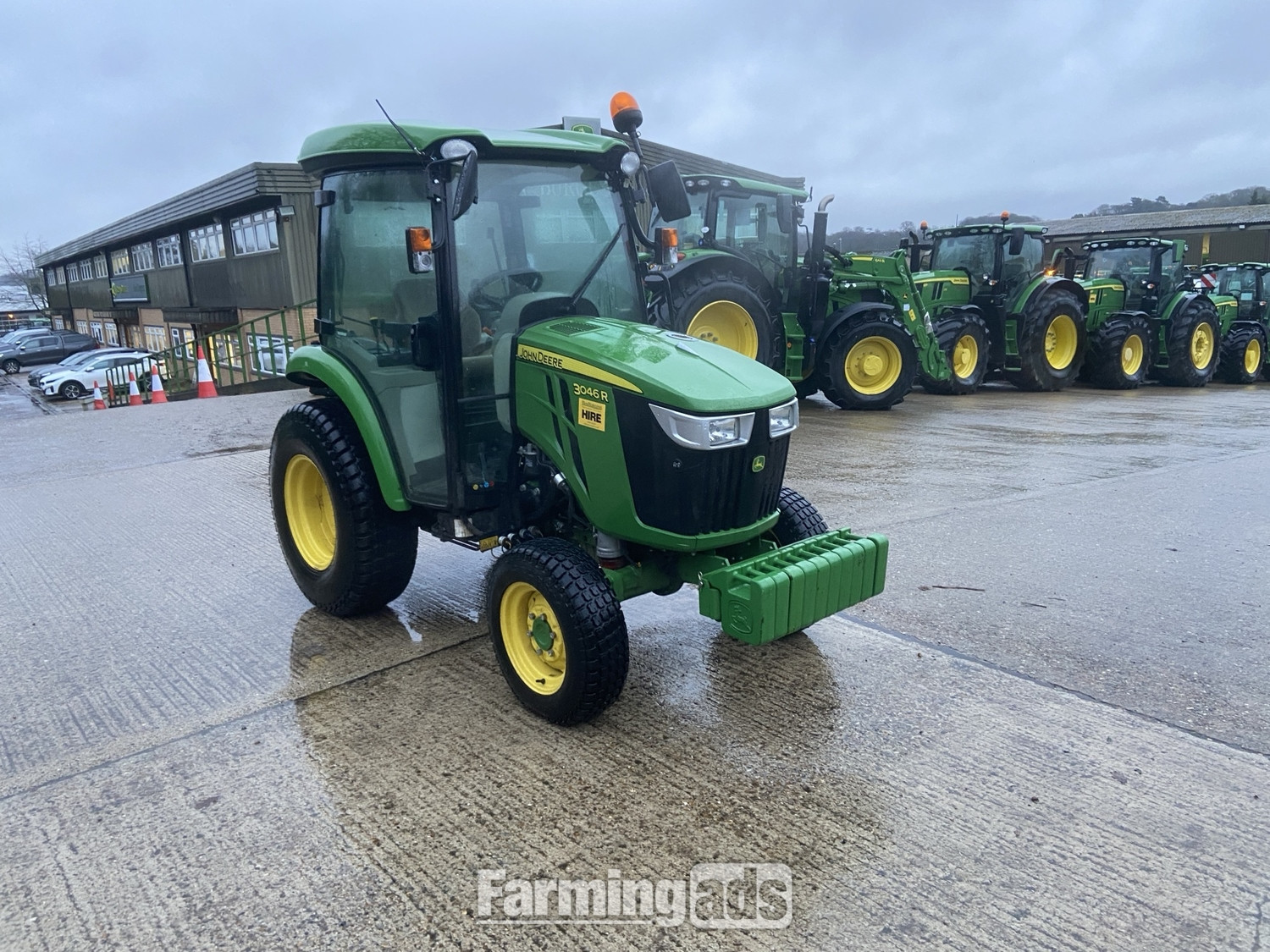  John Deere 3046R () Tractor