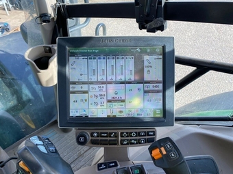 John Deere 6R 215 (2023) Tractor