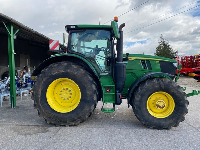  John Deere 6R 215 (2023) Tractor