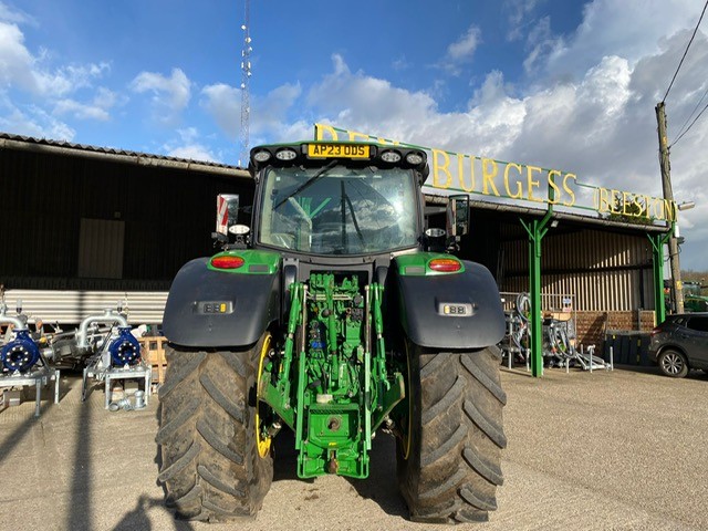 John Deere 6R 215 (2023) Tractor - {CATEGORY}