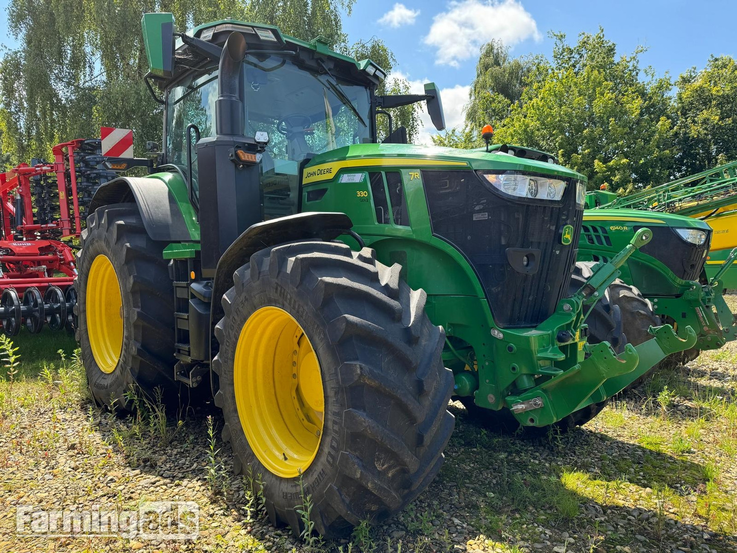  John Deere 7R 330 (2023) Tractor