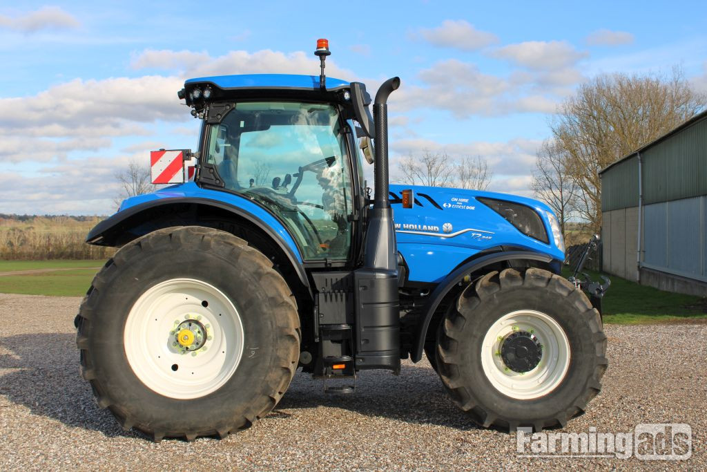 New Holland T7.245 () Tractor - {CATEGORY}