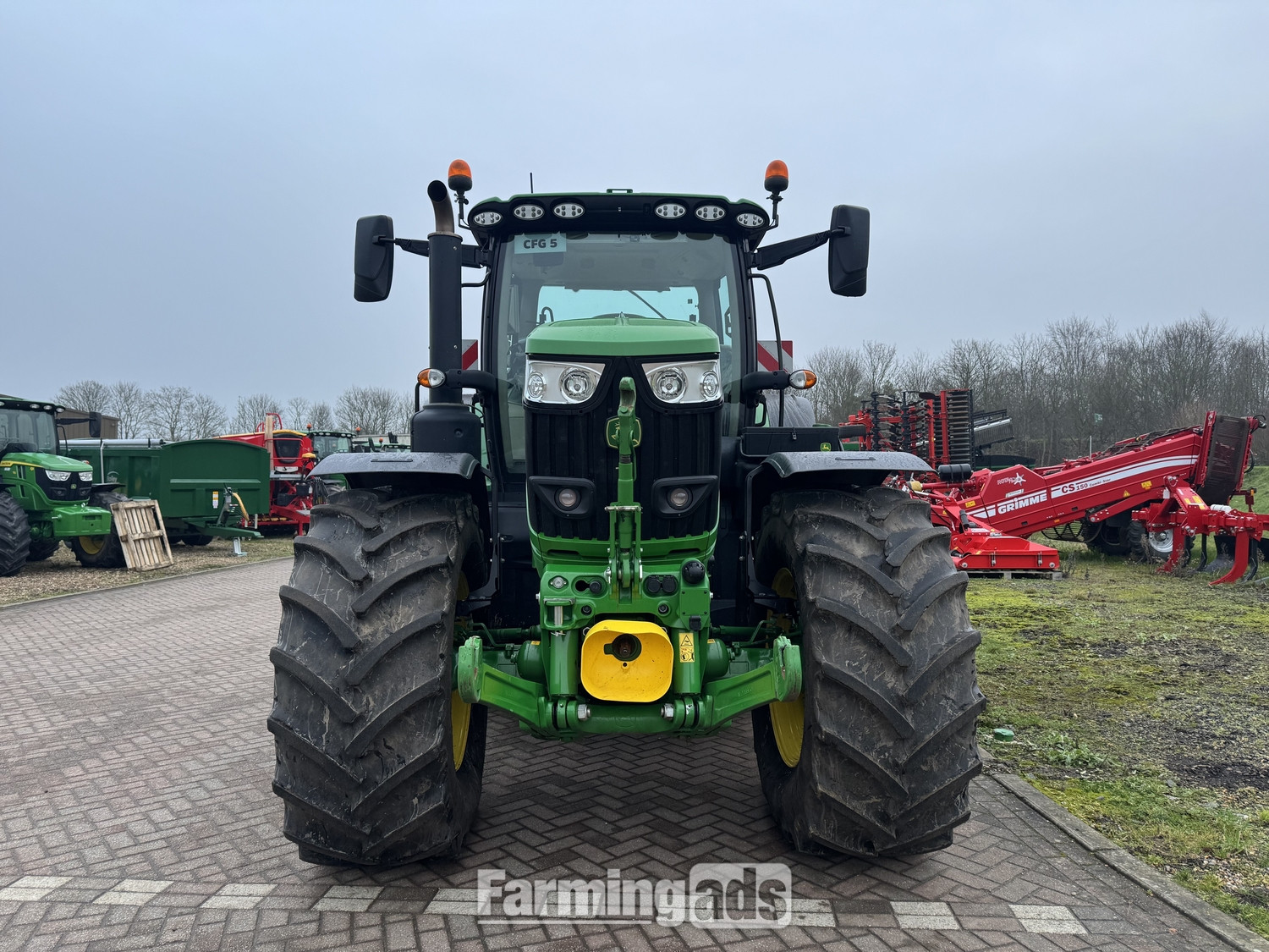 John Deere 6R 215 (2025) Tractor