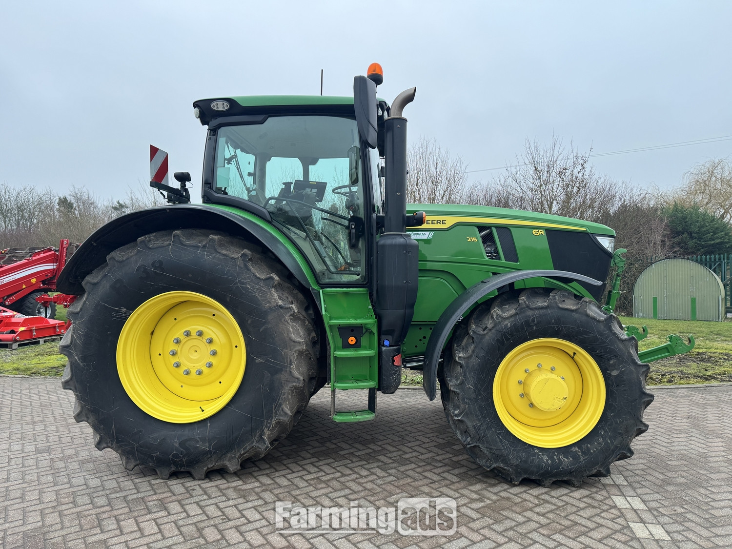 John Deere 6R 215 (2025) Tractor - {CATEGORY}