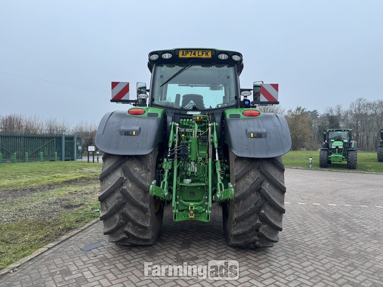 John Deere 6R 215 (2025) Tractor 