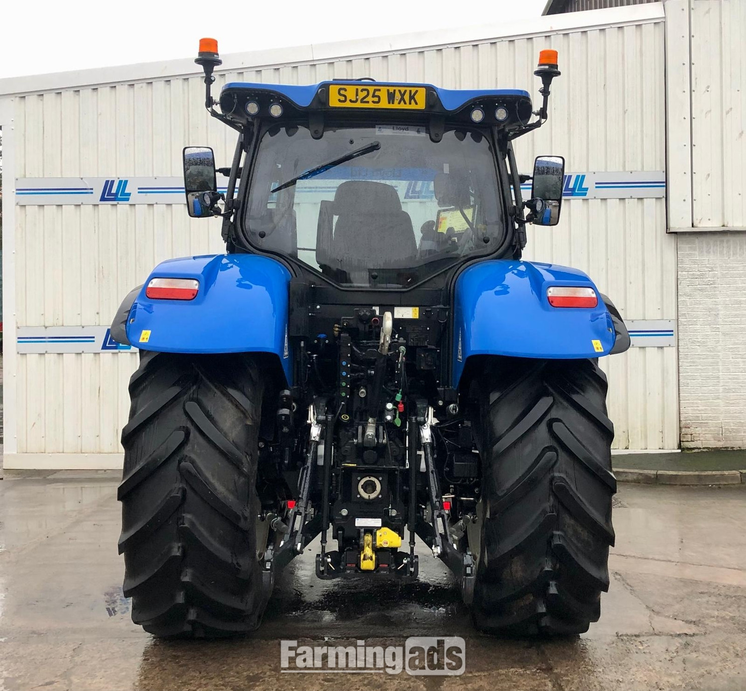 New Holland T6.180 () Tractor - {CATEGORY}