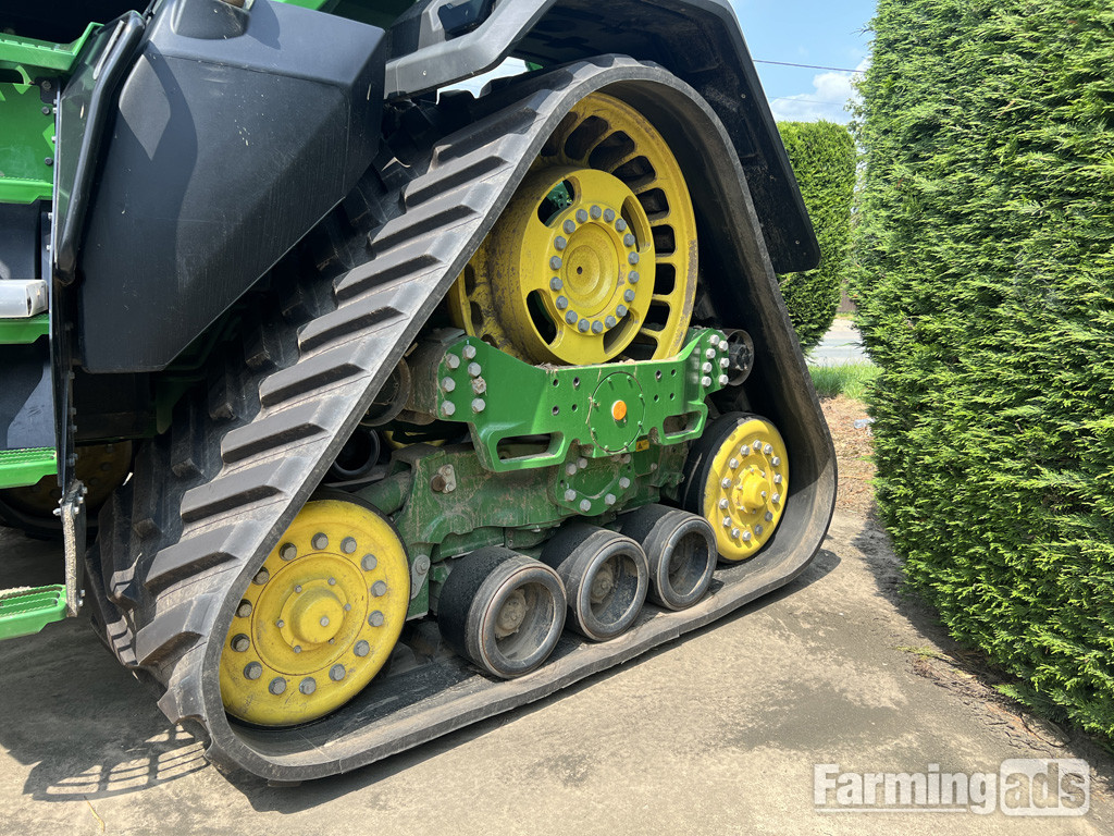 John Deere 8RX 370 (2023) Tractor - {CATEGORY}