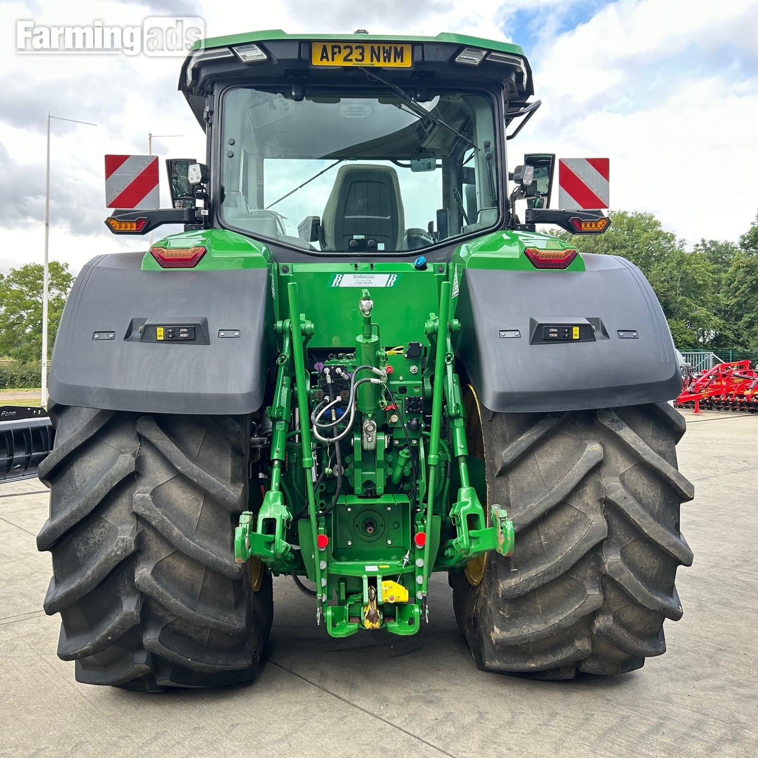 John Deere 7R 330 (2023) Tractor - {CATEGORY}
