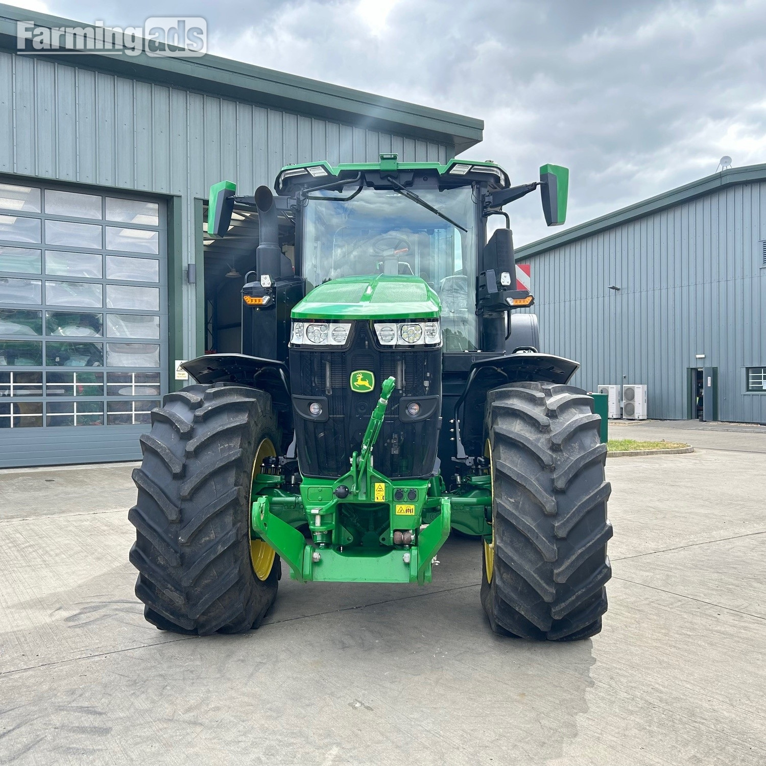 John Deere 7R 330 (2023) Tractor