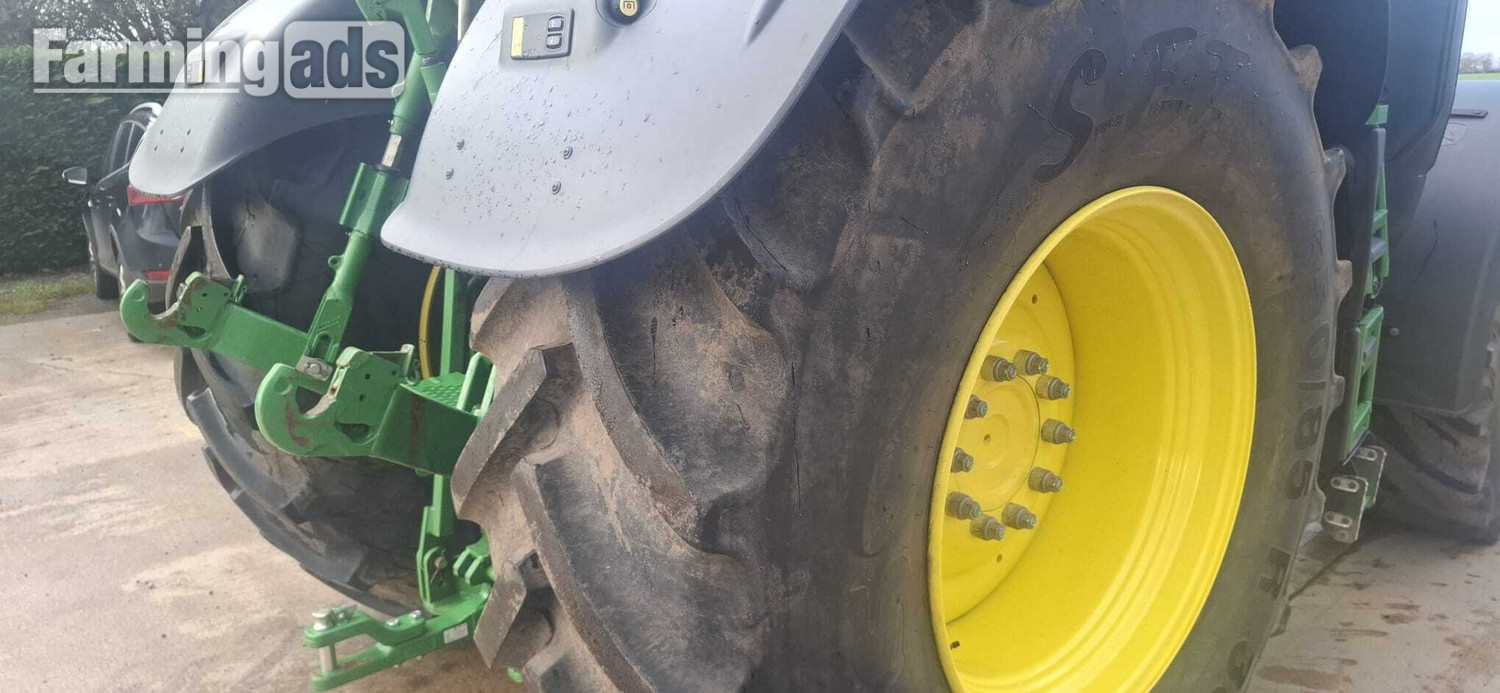 John Deere 6R 250 (2024) Tractor - {CATEGORY}