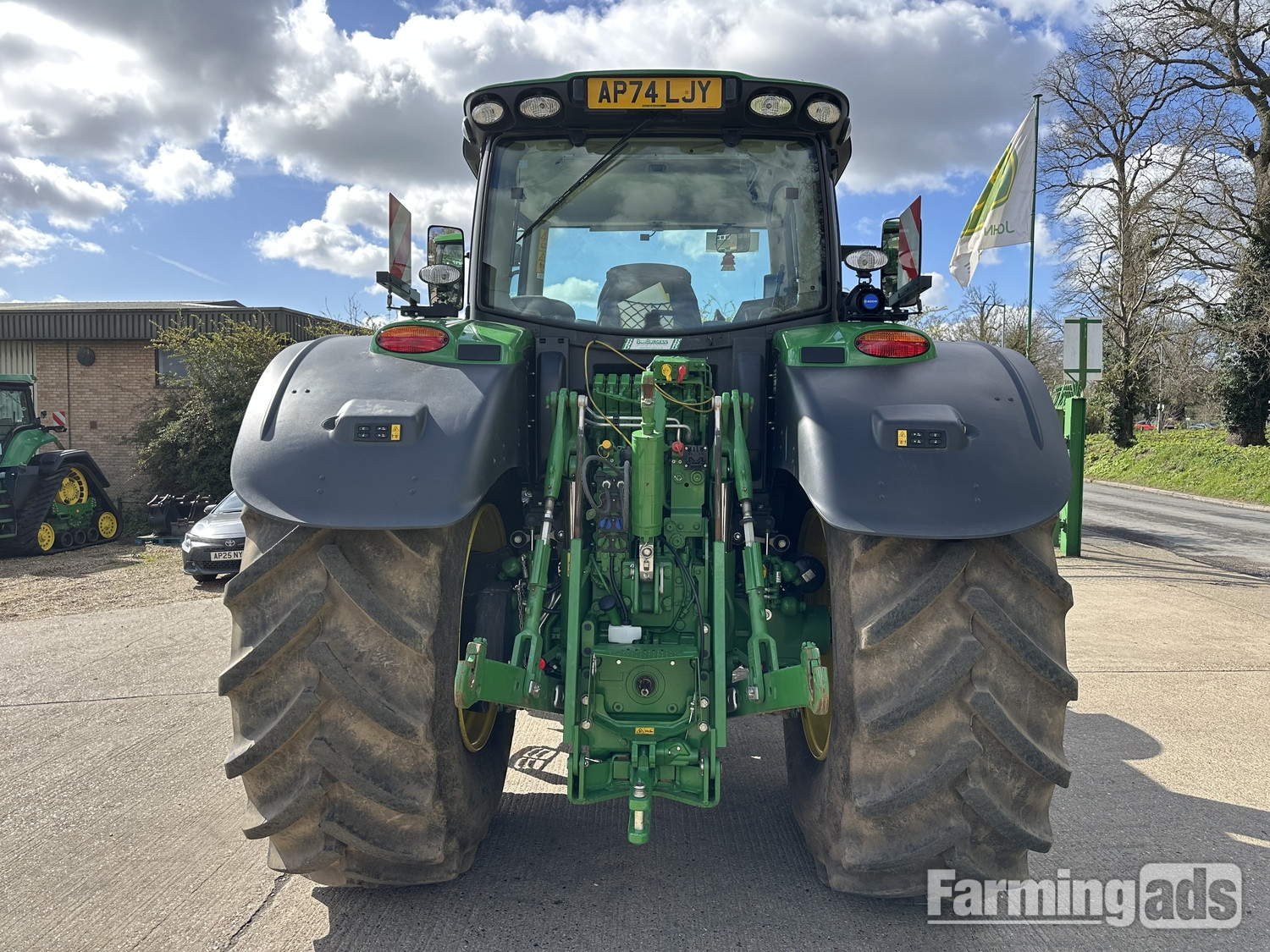 {CATEGORY} - John Deere 6R 215 (2025) Tractor