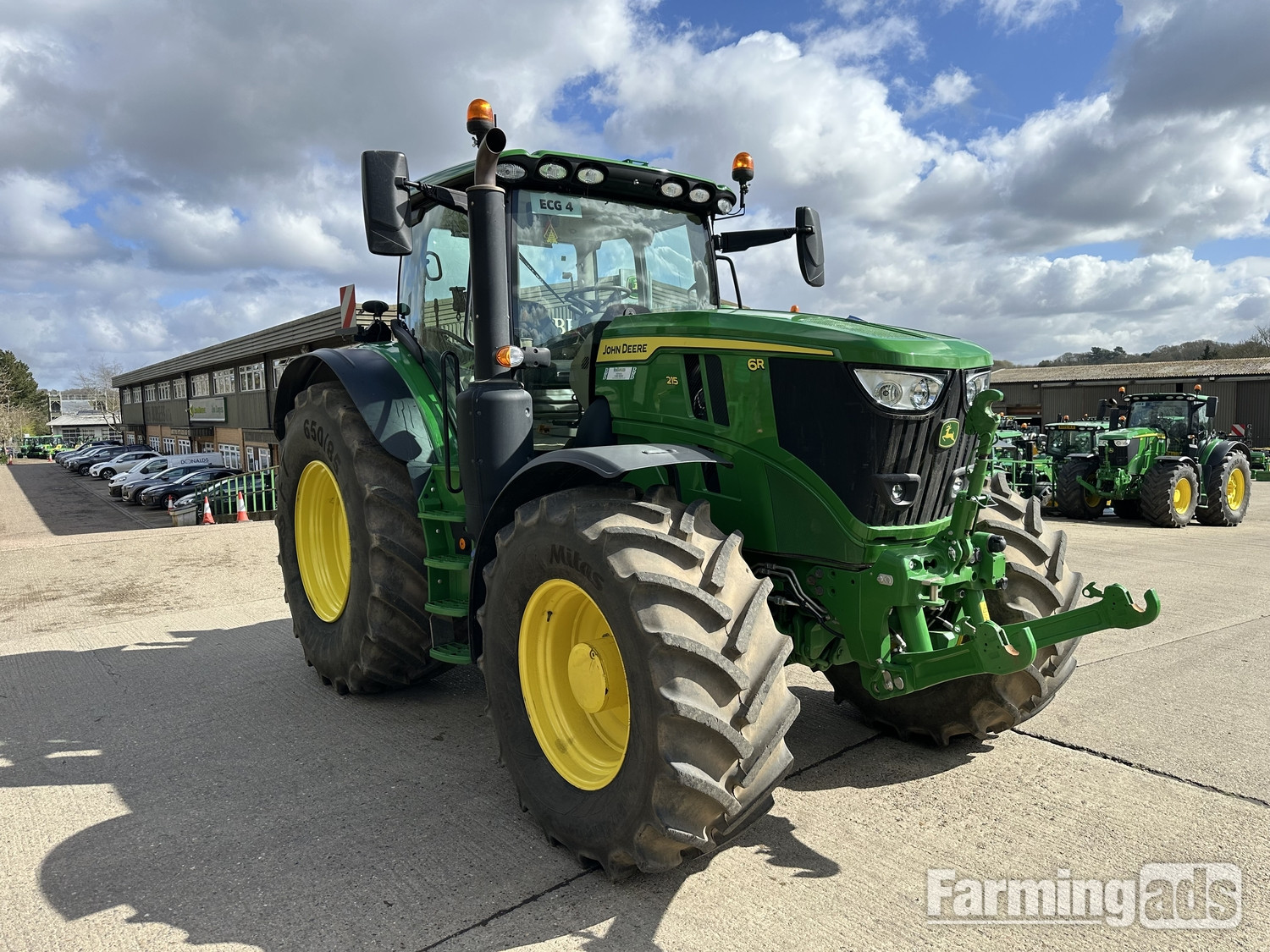  John Deere 6R 215 (2025) Tractor