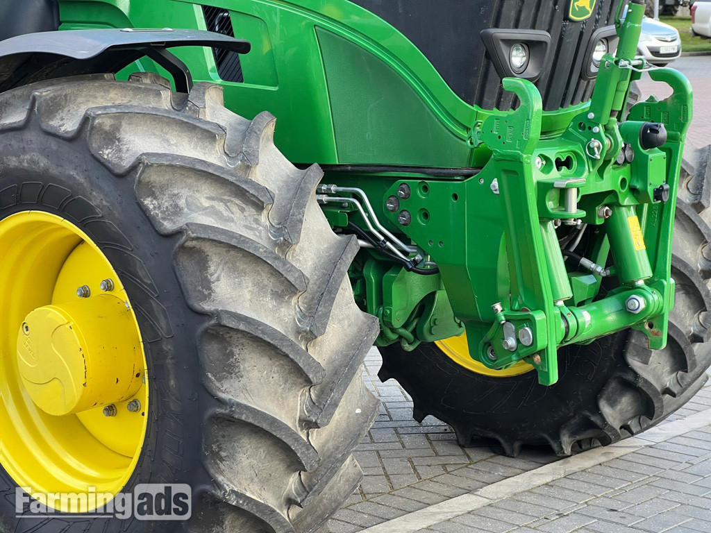 John Deere 6R 185 (2025) Tractor - {CATEGORY}