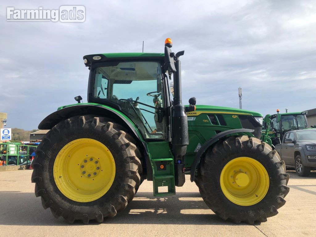 John Deere 6R 130 (2022) Tractor - {CATEGORY}