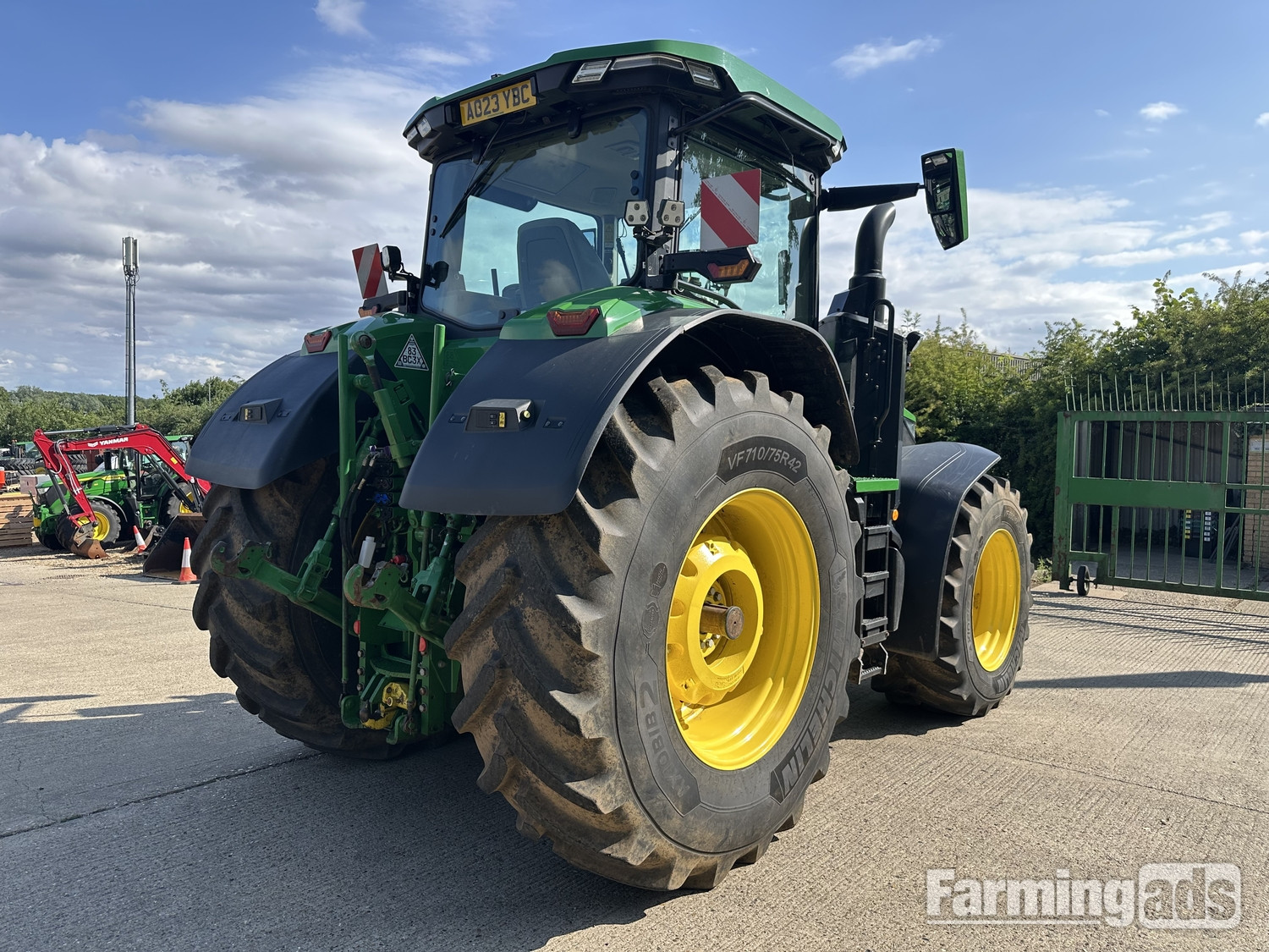 John Deere 7R 350 (2023) Tractor - {CATEGORY}