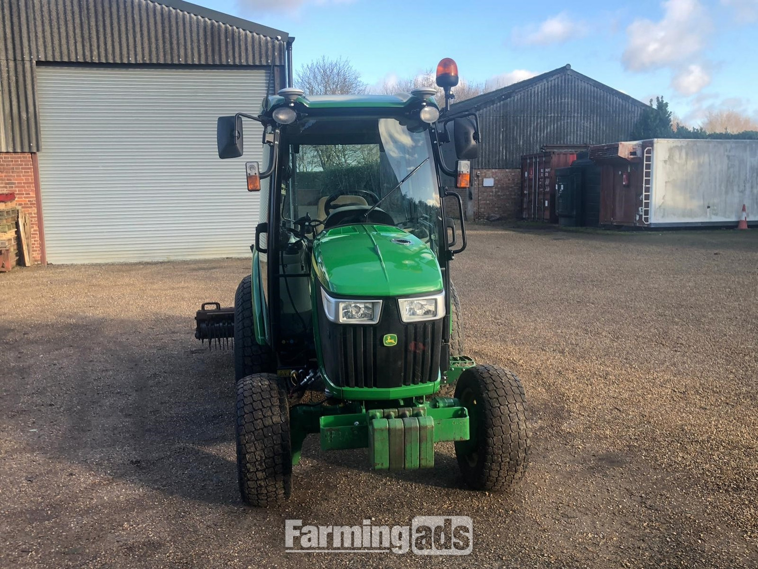 John Deere 3046R () Tractor