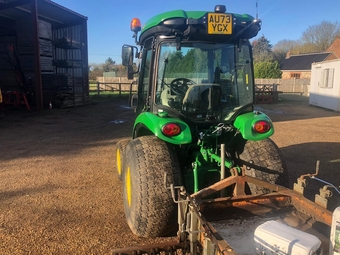 John Deere 3046R () Tractor