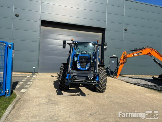New Holland T5.140 () Tractor - {CATEGORY}